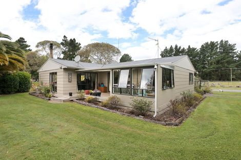 Photo of property in 21 Raumai Road, Bulls, 4894