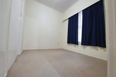 Photo of property in 1/97 Target Road, Totara Vale, Auckland, 0629