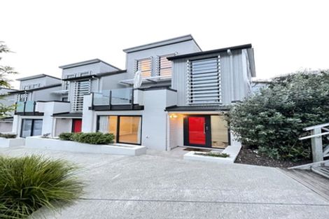 Photo of property in 2/10 Silver Moon Road, Albany Heights, Auckland, 0632
