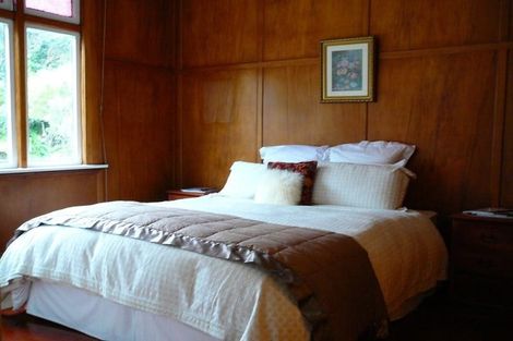 Photo of property in 19 Highland Crescent, Wadestown, Wellington, 6012