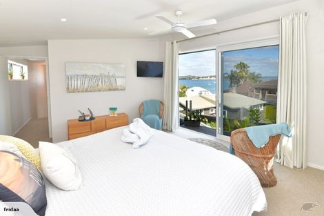 Photo of property in 69 De Luen Avenue, Tindalls Beach, Whangaparaoa, 0930