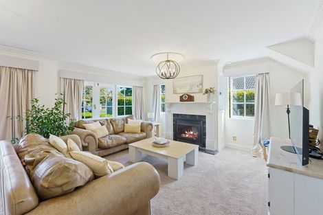 Photo of property in 10 Nimmo Avenue, Waikanae, 5036