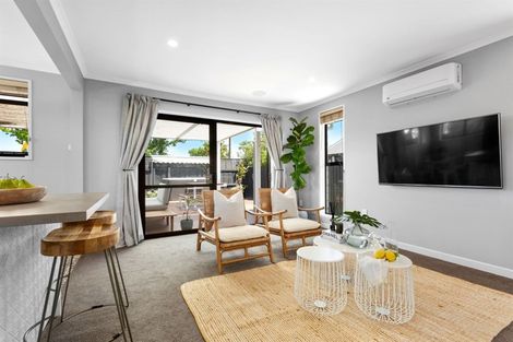 Photo of property in 2/97 Weston Road, St Albans, Christchurch, 8052