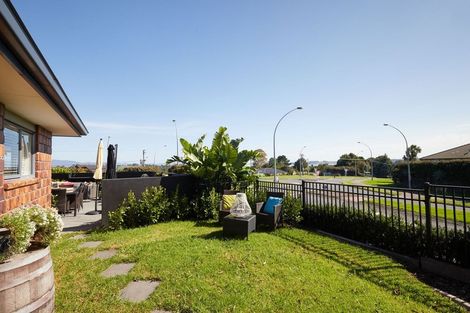 Photo of property in 16 Olive Close, Omokoroa, 3114