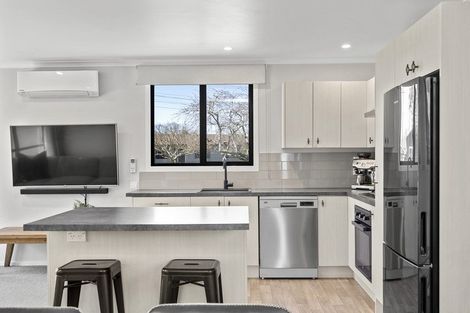 Photo of property in 279 Shakespeare Street, Leamington, Cambridge, 3432