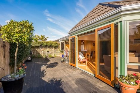 Photo of property in 33 Puriri Street, Woburn, Lower Hutt, 5010