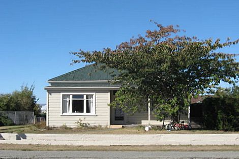 Photo of property in 37 Rhodes Street, Waimate, 7924