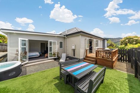 Photo of property in 14 Pempsey Street, Silverstream, Upper Hutt, 5019