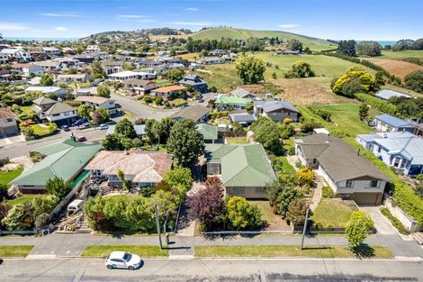 Photo of property in 37 Awamoa Road, Holmes Hill, Oamaru, 9401