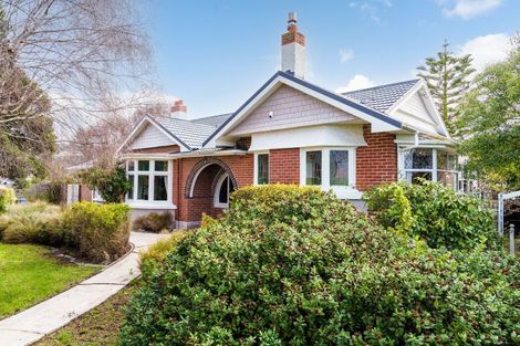 Photo of property in 20 Hargest Crescent, Saint Kilda, Dunedin, 9012