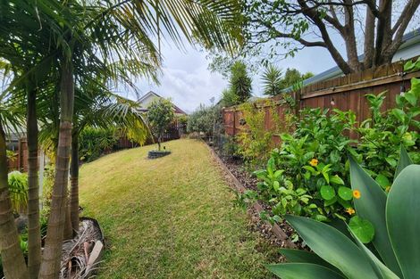 Photo of property in 2 Broadfield Street, Massey, Auckland, 0614