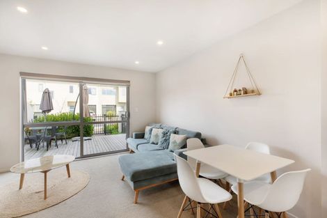 Photo of property in 33/11 Ray Small Drive, Papakura, 2110