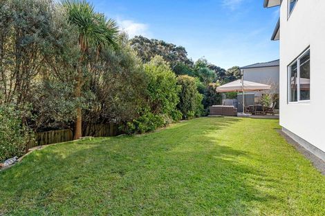 Photo of property in 20 Kunzea Place, Greenhithe, Auckland, 0632