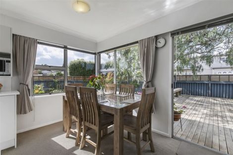 Photo of property in 2/1 Hemsway Place, Sunnyhills, Auckland, 2010