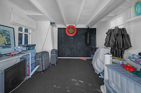 Photo of property in 6 Aplin Place, Birkdale, Auckland, 0626
