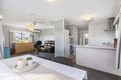 Photo of property in 58 Cobham Crescent, Kelston, Auckland, 0602