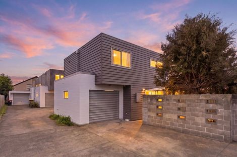 Photo of property in 75 Mandeville Street, Riccarton, Christchurch, 8011