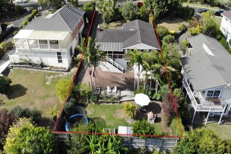 Photo of property in 33 Mayfair Crescent, Mairangi Bay, Auckland, 0630