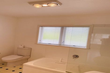 Photo of property in 2/12 Raines Avenue, Forrest Hill, Auckland, 0620