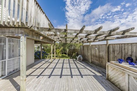 Photo of property in 5 Beverley Grove, Paparangi, Wellington, 6037
