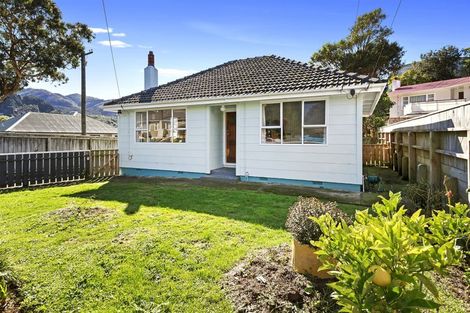 Photo of property in 9 Kowhai Street, Tawa, Wellington, 5028