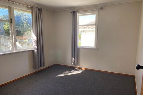 Photo of property in 8 Davidson Crescent, Tawa, Wellington, 5028
