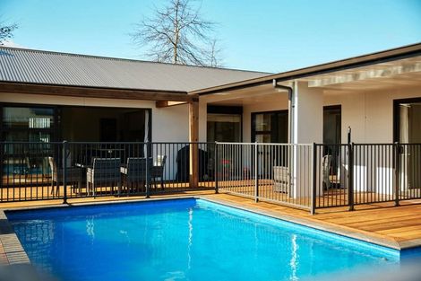 Photo of property in 15 Black Barn Lane, Bethlehem, Tauranga, 3110