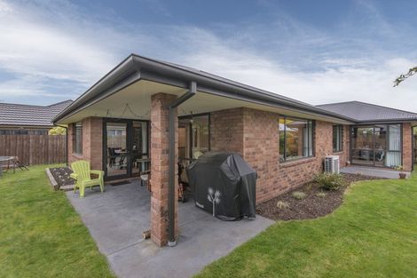 Photo of property in 19 Pohutukawa Crescent, Parklands, Christchurch, 8083
