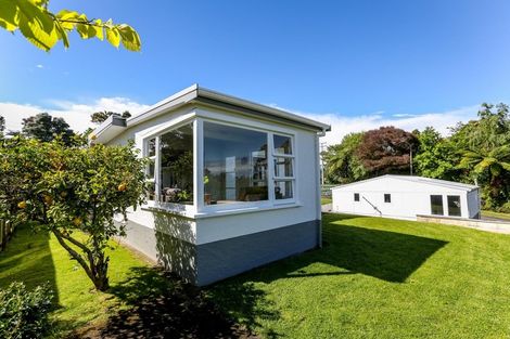 Photo of property in 16 Awanui Street, Merrilands, New Plymouth, 4312