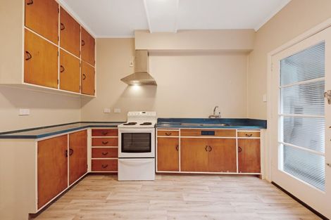 Photo of property in 118 Kelburn Parade, Kelburn, Wellington, 6012