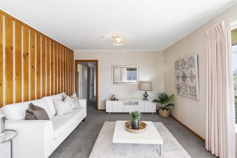 Photo of property in 7 Lyford Crescent, Sunnynook, Auckland, 0620