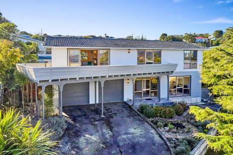 Photo of property in 14 Laburnum Grove, Maungaraki, Lower Hutt, 5010