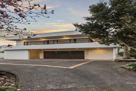 Photo of property in 1/52 Masterton Road, Rothesay Bay, Auckland, 0630