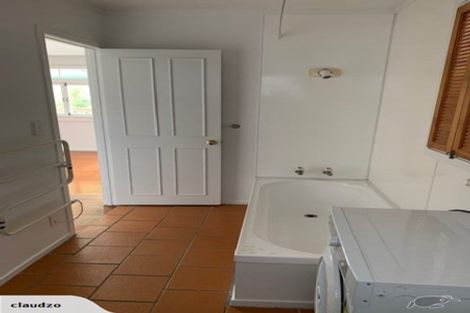 Photo of property in 15a Joan Street, Point Chevalier, Auckland, 1022