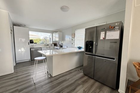 Photo of property in 17 Elisa Lane, Ranui, Auckland, 0612