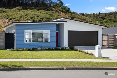 Photo of property in 43 Brian Morgan Terrace, Wainuiomata, Lower Hutt, 5014