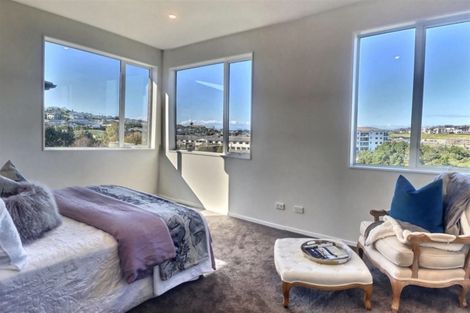 Photo of property in 10 Bine Crescent, Orewa, 0931