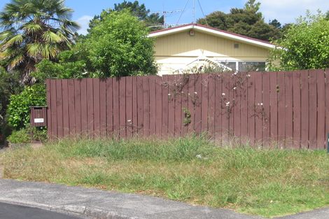 Photo of property in 9 Classic Grove, Bayview, Auckland, 0629