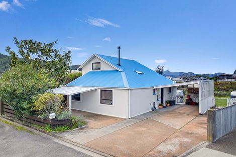 Photo of property in 86 Moana View Road, Waikawa, Picton, 7220
