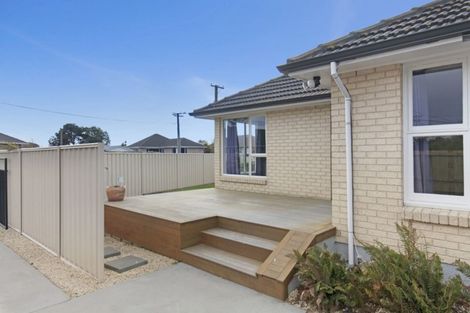 Photo of property in 6 Quebec Place, Wainoni, Christchurch, 8061