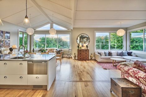 Photo of property in 18 Harbour View Road, Northland, Wellington, 6012