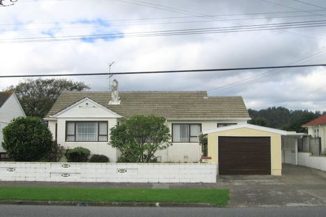 Photo of property in 102 Reynolds Street, Taita, Lower Hutt, 5011