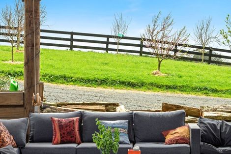 Photo of property in 5 Codlin Road, Waiuku, 2683