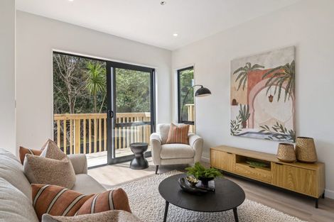 Photo of property in 11a Dianthus Place, Browns Bay, Auckland, 0630
