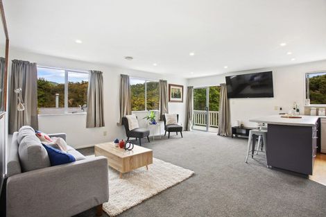 Photo of property in 7 Napuka Road, Henderson Valley, Auckland, 0612