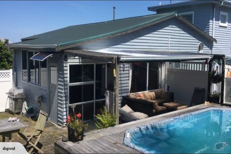 Photo of property in 1 Waiau Street, Torbay, Auckland, 0630