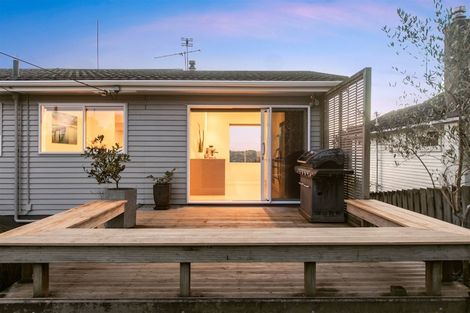 Photo of property in 1/266 Forrest Hill Road, Forrest Hill, Auckland, 0620