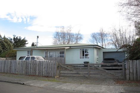 Photo of property in 3 Sutherland Street, Te Anau, 9600