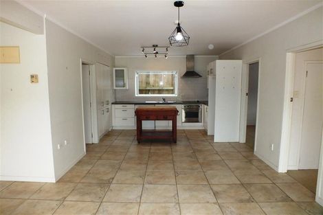 Photo of property in 1/4 Arkles Strand, Arkles Bay, Whangaparaoa, 0932