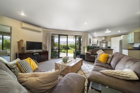Photo of property in 1 Manorburn Place, Lake Hayes, Queenstown, 9304